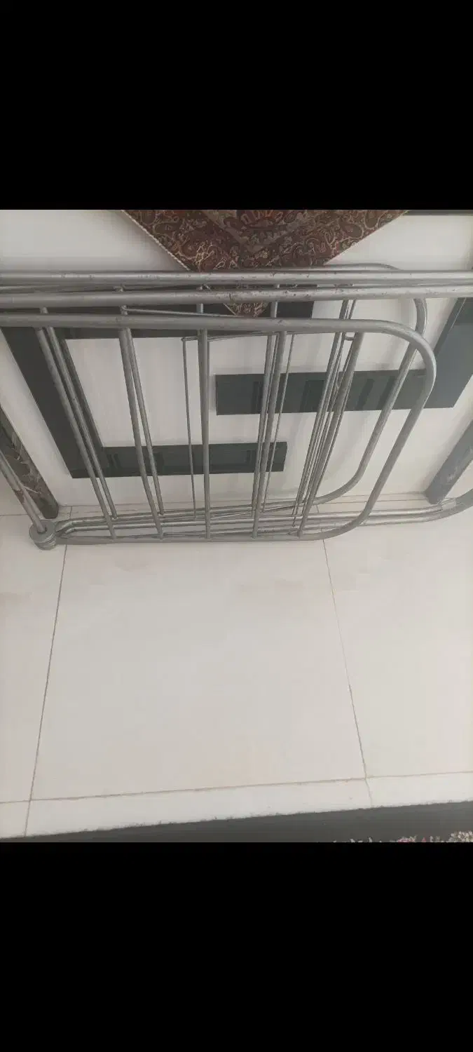 رخت اویز|بندرخت و رخت‌آویز|شیراز, پشم شیشه|دیوار