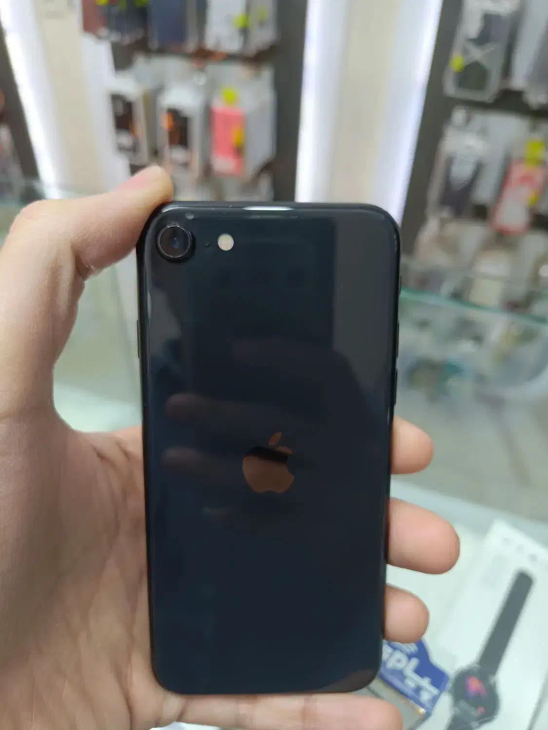 آیفون Se 2020 با حافظهٔ 128 مشکی|موبایل|یزد, |دیوار