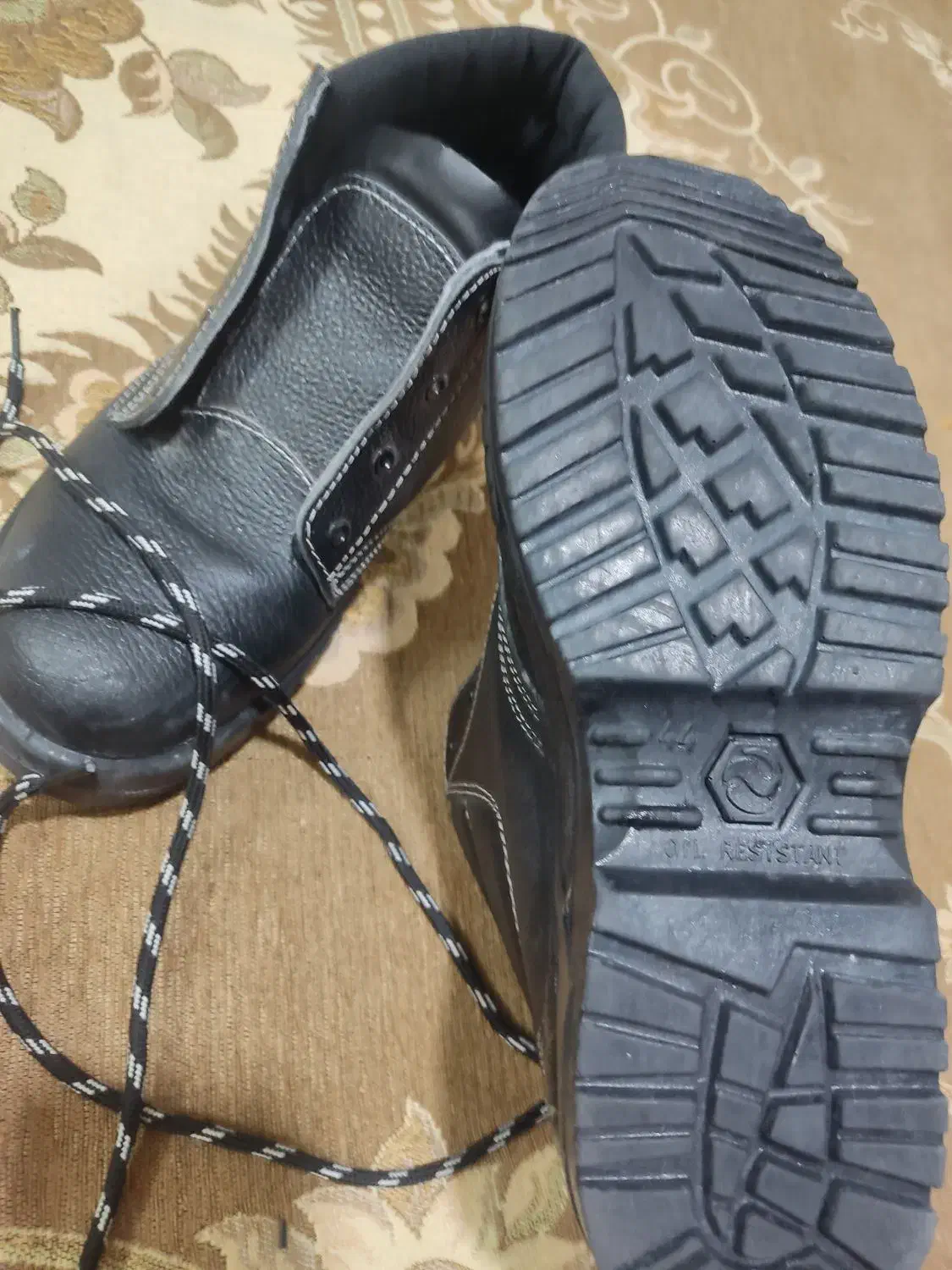 کفش کارسایز44مدل نگهبان زیرقیمت بفروش میرسه|کیف، کفش، کمربند|شاهین‌شهر, خانه کارگر|دیوار