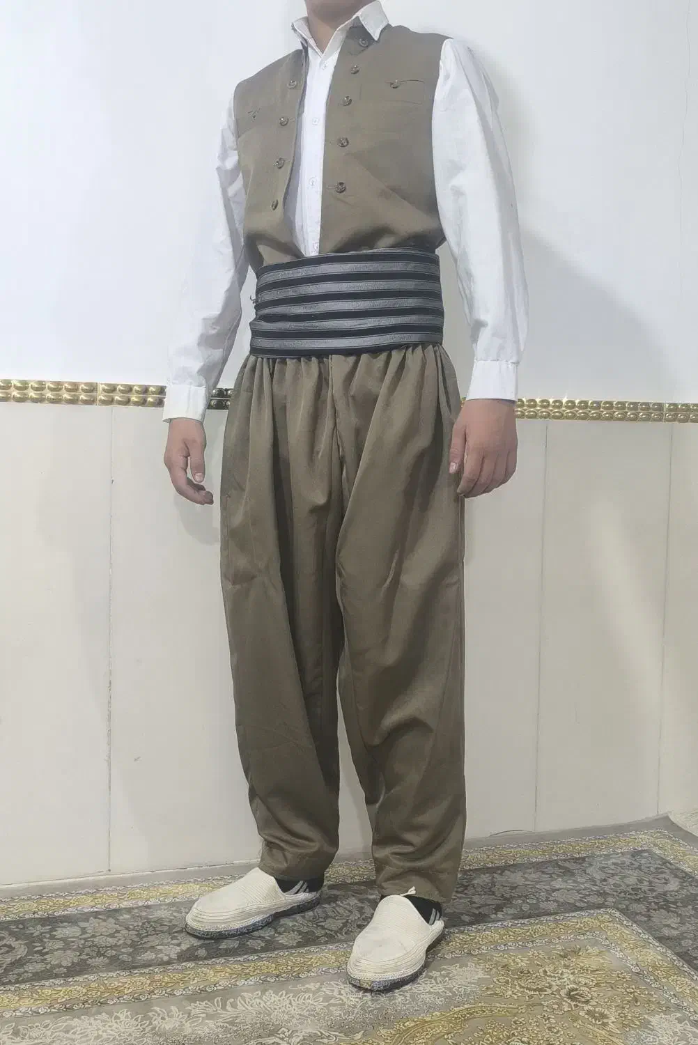 لباس کوردی مردانه همراه با کفش گیوه|لباس|کوهدشت, |دیوار