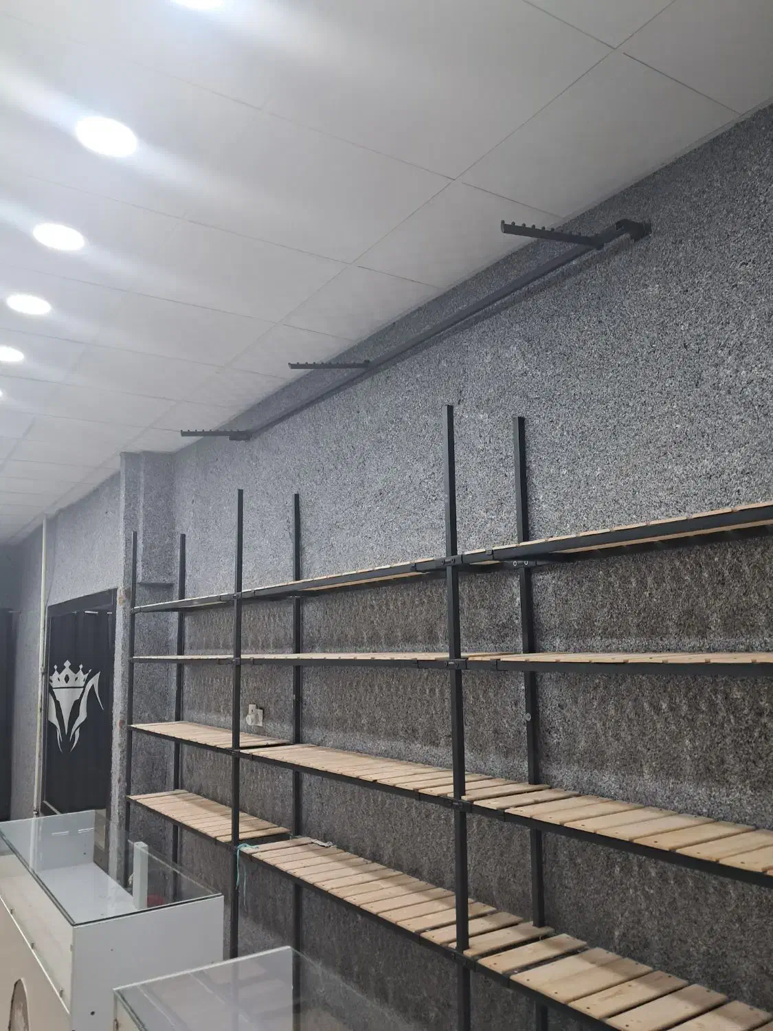 قفسه رگال چوب لباس ایینه دزدگیر لباس فروشی|فروشگاه و مغازه|ملایر, |دیوار