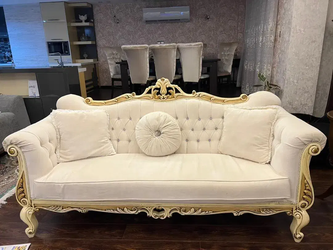 فروش یک دست مبل کلاسیک هفت نفره به همراه میز وسط|مبلمان خانگی و میز عسلی|فریدون‌کنار, |دیوار