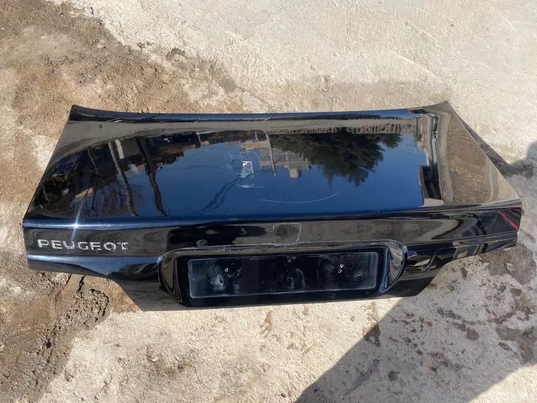 عنوان آگهی  صندوق عقب پژو پارس مشکی|قطعات یدکی و لوازم جانبی|نیشابور, شهرک ولیعصر|دیوار