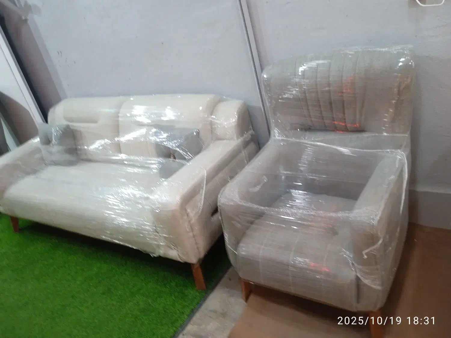 تولید انواع مبل راحتی و تعمیرات|مبلمان خانگی و میز عسلی|قم, کلهری|دیوار