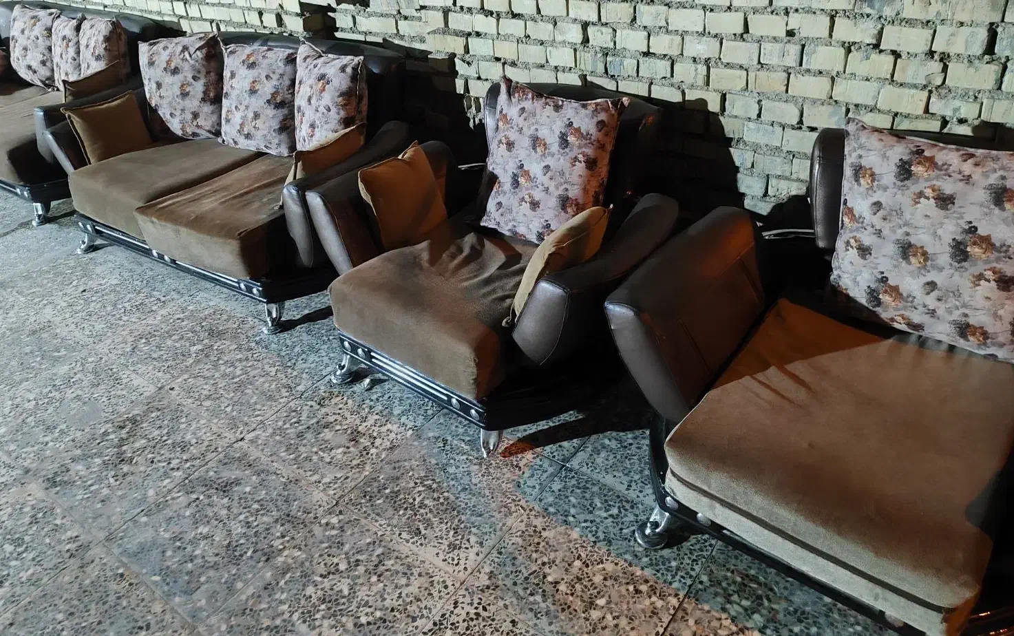 مبل|مبلمان خانگی و میز عسلی|کارون, |دیوار