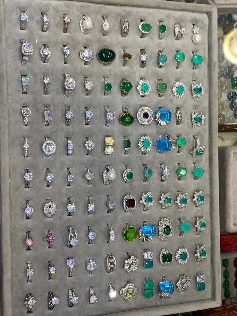 انگشتر های زنانه ی درجه یک|جواهرات|قم, زنبیل آباد|دیوار