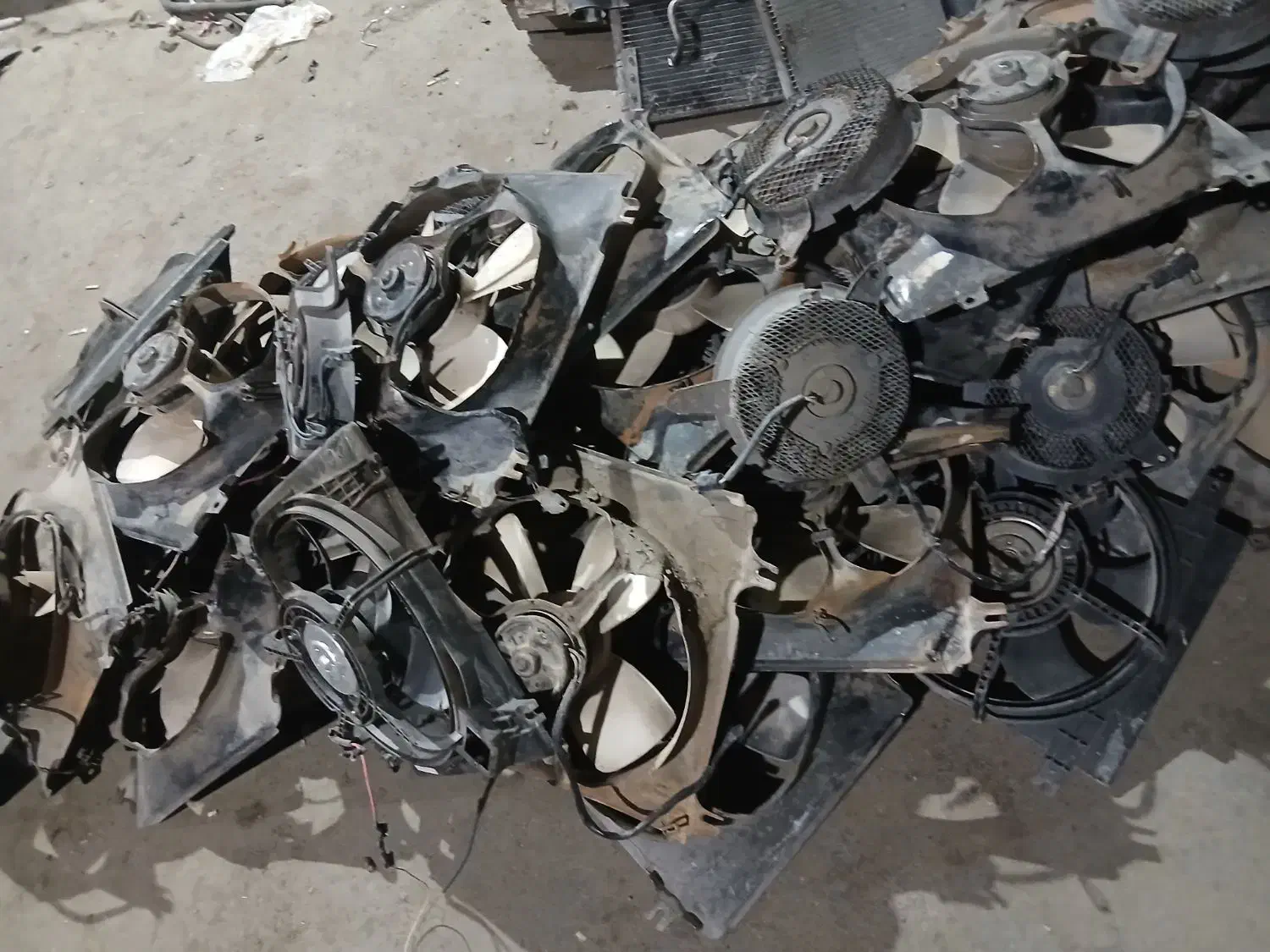 رادیات استوک|قطعات یدکی و لوازم جانبی|قم, قلعه صدری|دیوار