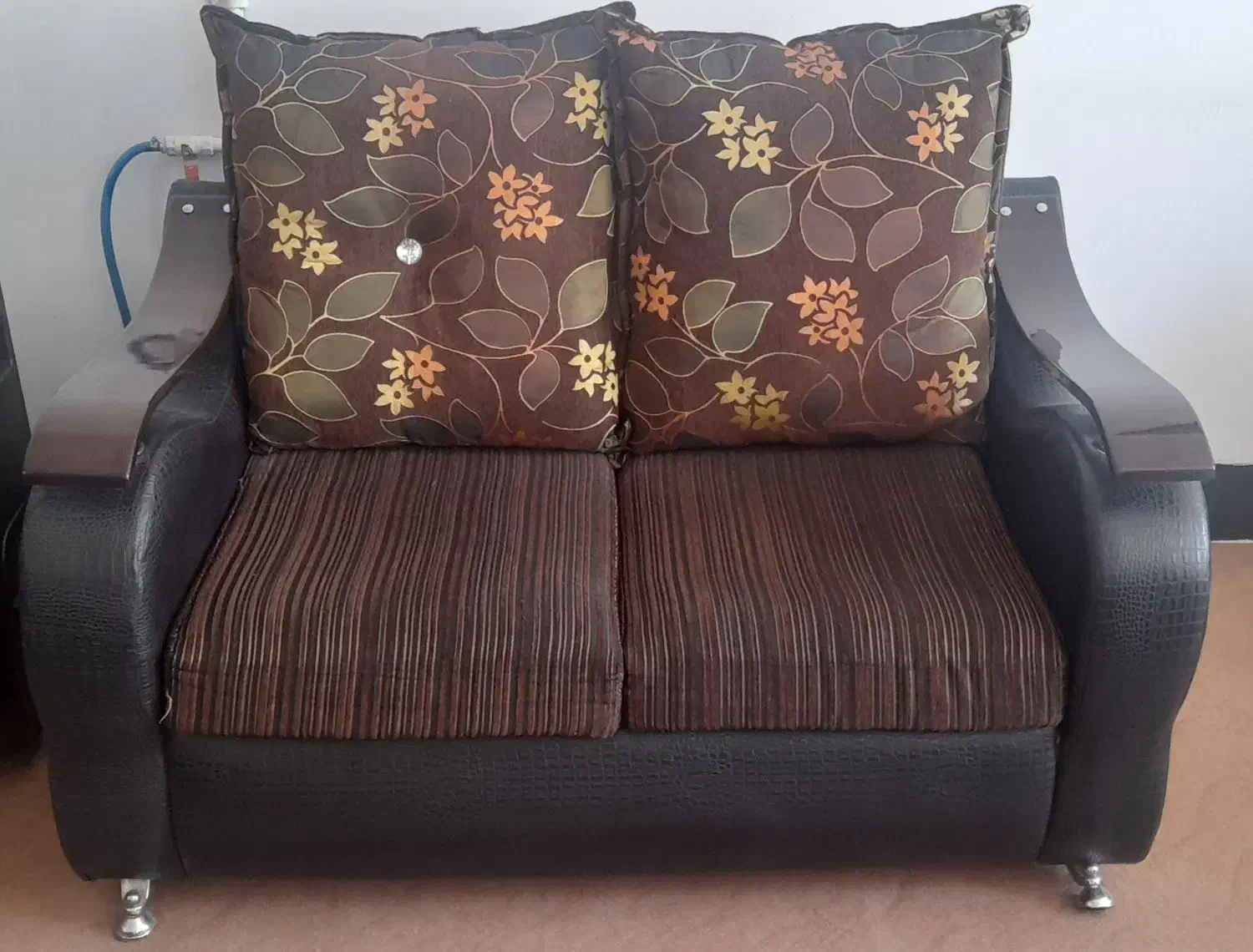 مبل ۷ نفره با میز|مبلمان خانگی و میز عسلی|اقلید, |دیوار