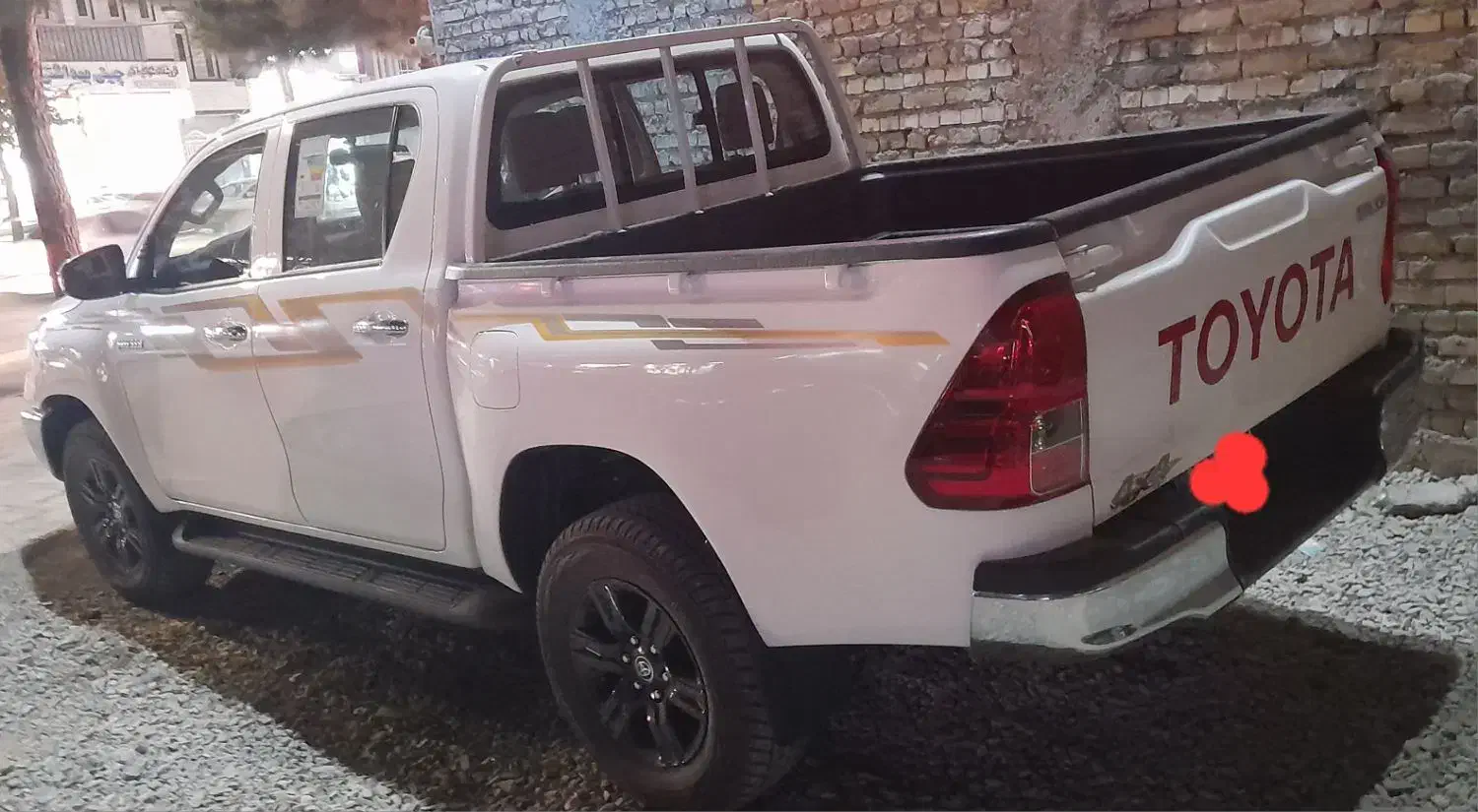 تویوتا هایلوکس ۴ سیلندر پلاک منطقه آزاد|خودرو سواری و وانت|ارومیه, |دیوار