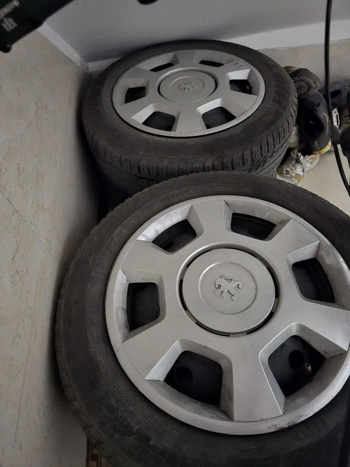 رینگ با لاستیک تیوفایو|قطعات یدکی و لوازم جانبی|قیدار, |دیوار