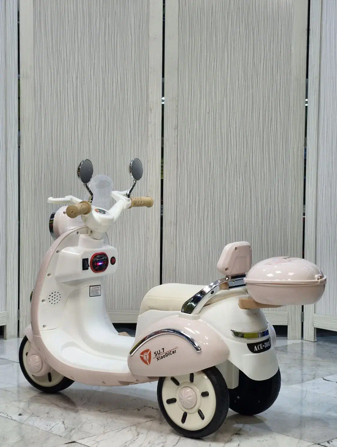 ماشین شارژی موتورشارژی کاسه چراغ گردباکس دار|اسباب‌‌بازی|تهران, پرستار|دیوار