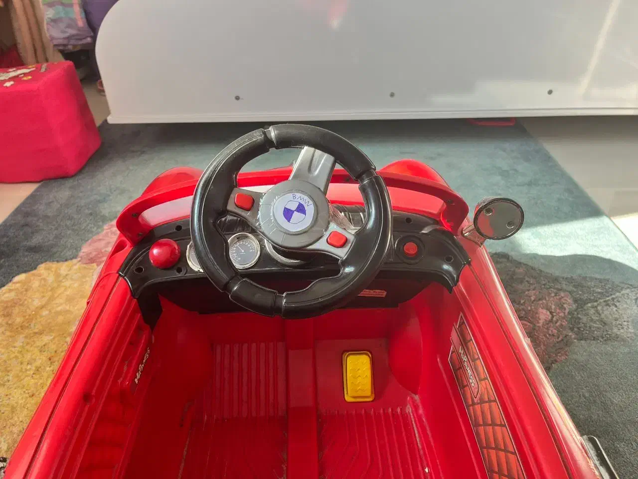 ماشین شارژی|اسباب‌بازی بچه|رشت, گیل|دیوار