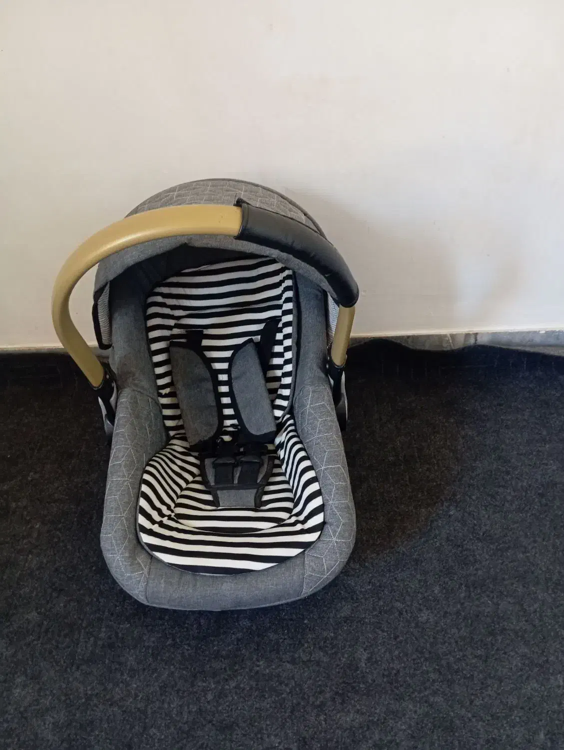 کریربچه|اسباب و اثاث بچه|سقز, |دیوار