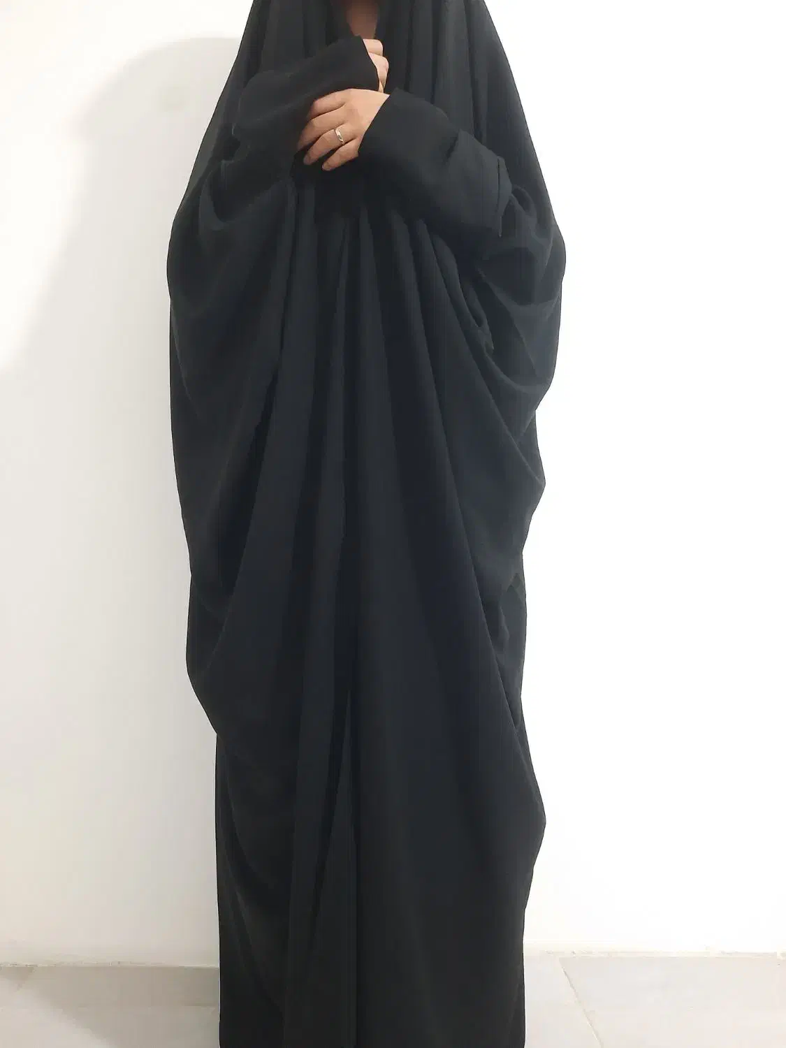 چادر مشکی زنانه (بحرینی)|لباس|پرند, فاز ۶|دیوار