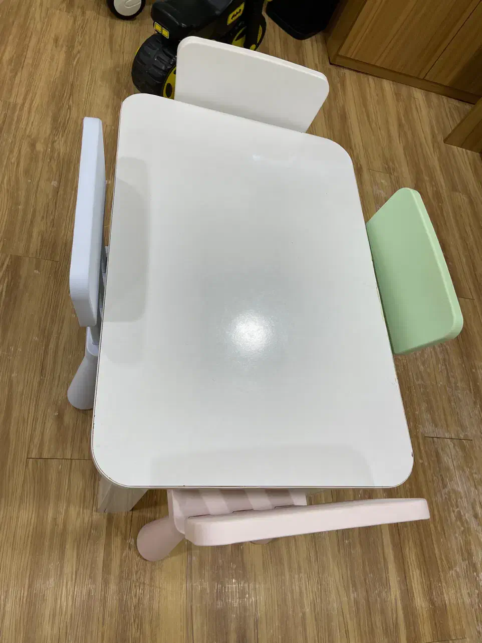 میز کودک|تخت و صندلی بچه|رشت, بلوار گیلان|دیوار