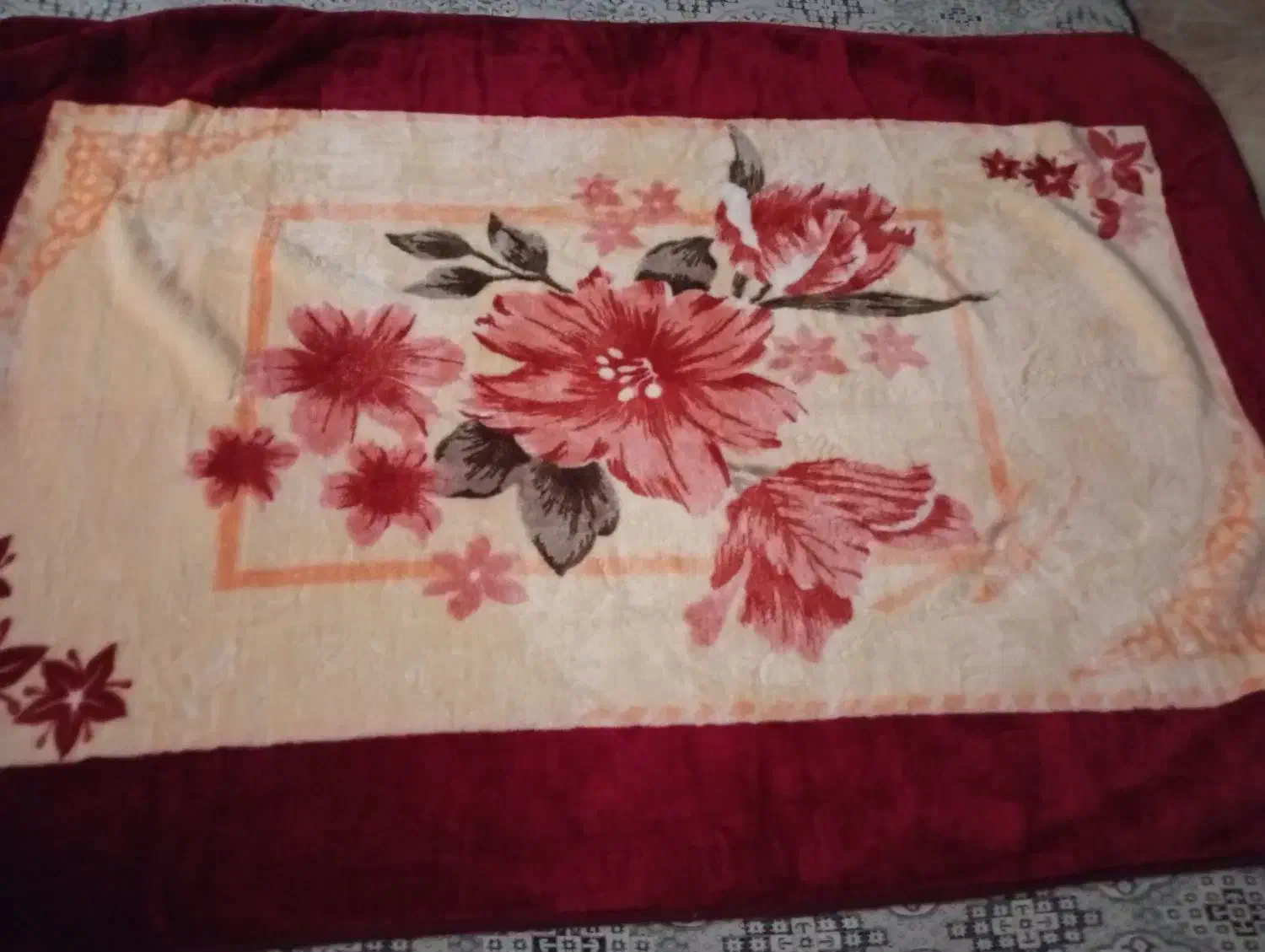 دوعددپتو نوی نومناسب جهیزیه داخل کاور|رختخواب، بالش، پتو|کرج, شهرک امام رضا (ع)|دیوار