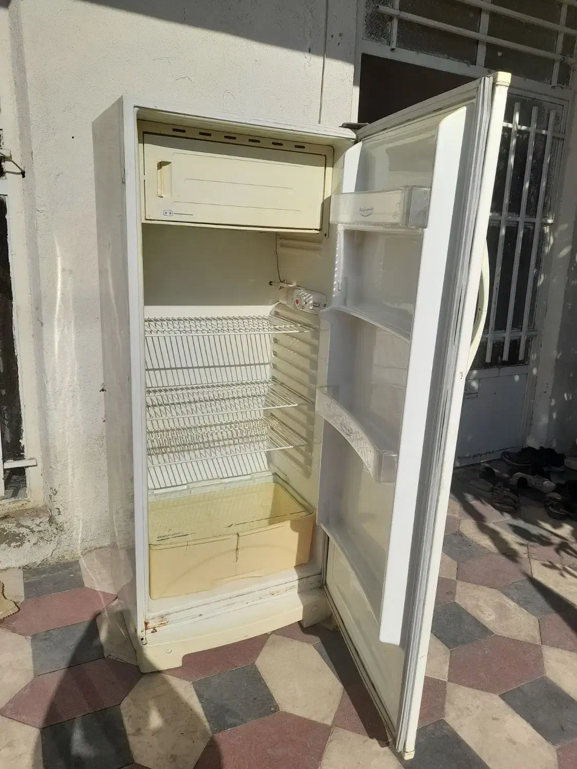 یخچال فریزر ۱۲ فوت و یک کوئیک خونگی..|یخچال و فریزر|شیراز, کوزه گری|دیوار