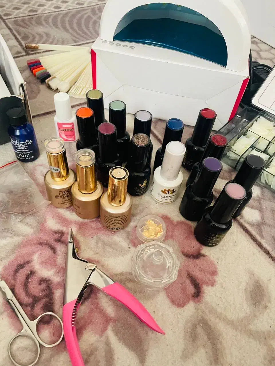 لوازم کاشت ناخن|آرایشگاه و سالنهای زیبایی|بجنورد, |دیوار