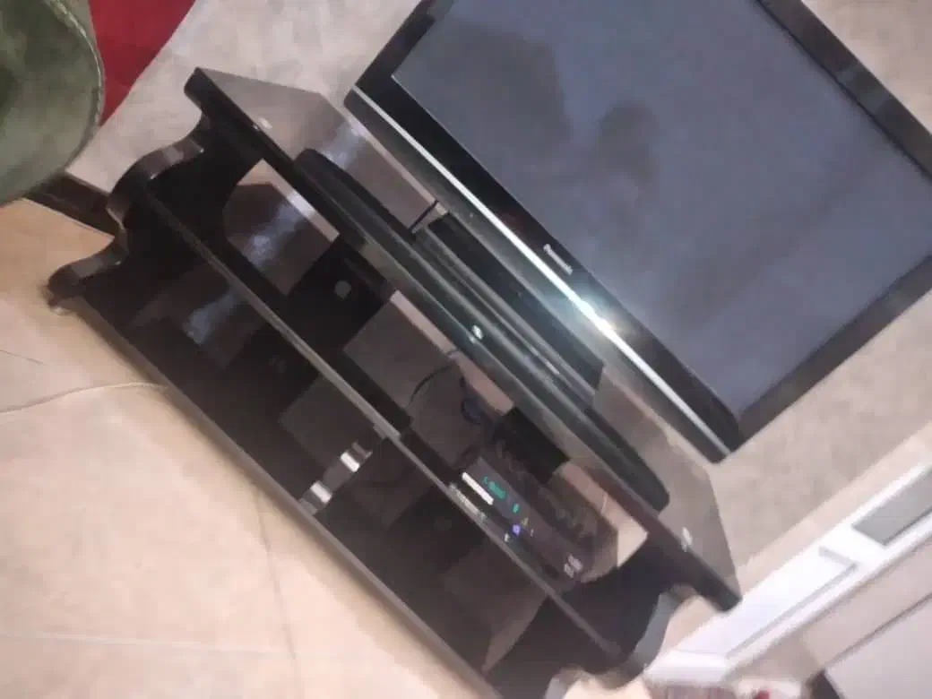 میز تلویزیون|میز تلویزیون|ری, سیزده آبان|دیوار