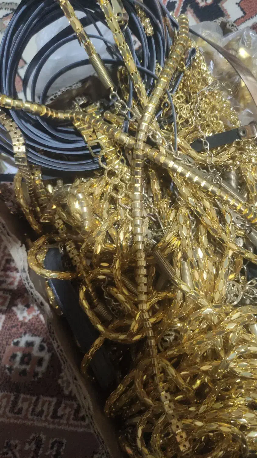 تعدادی کمربند وزنجیر|کیف، کفش، کمربند|کرج, گوهردشت|دیوار