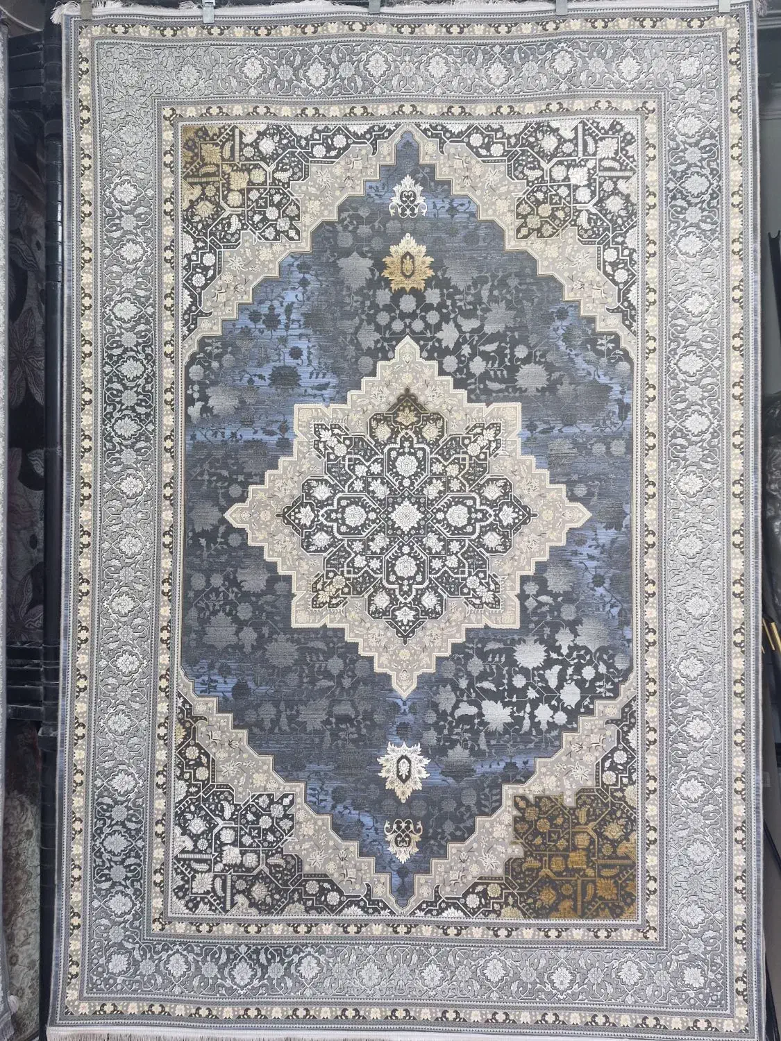 فرش ۱۲۰۰ تراکم ۳۶۰۰|فرش|ارومیه, |دیوار