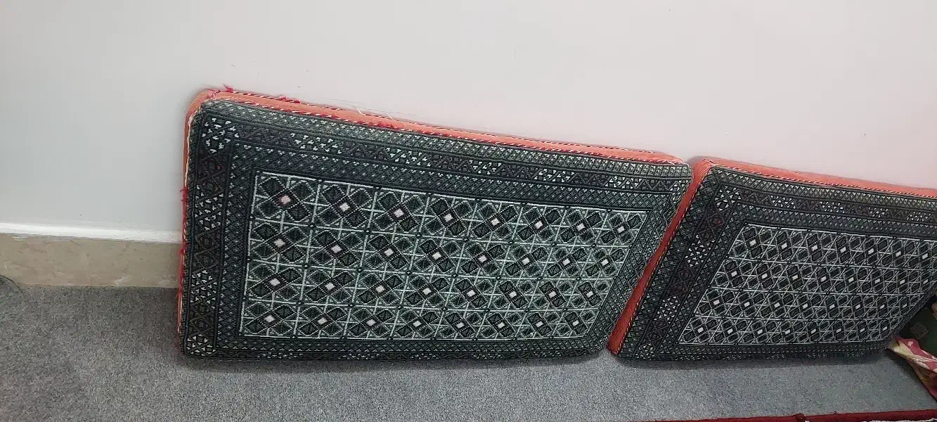 پشتی|پشتی|قم, دورشهر|دیوار