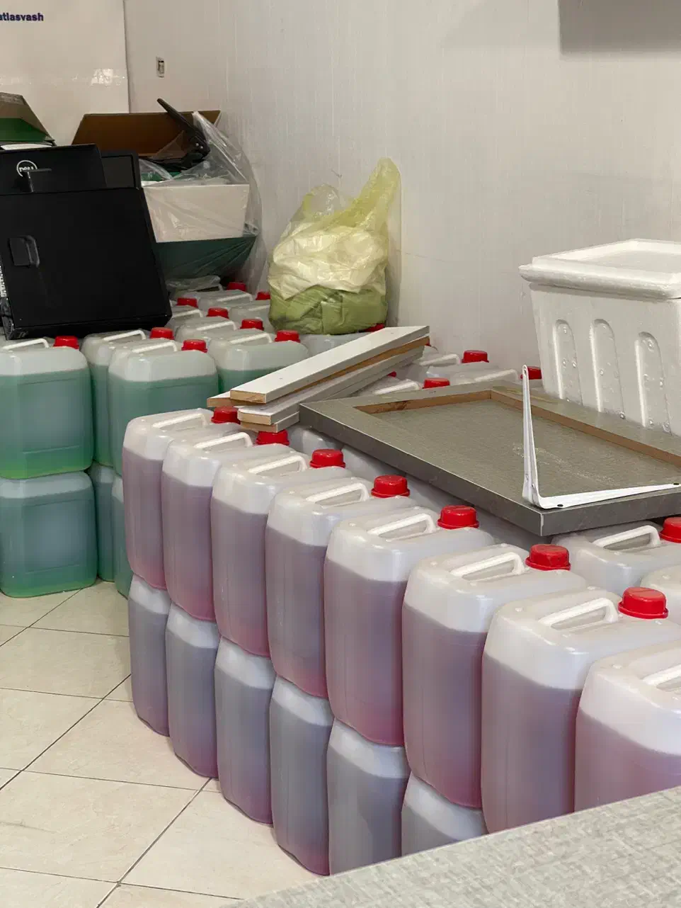 مایع ظرفشویی و دستشویی ۱۰ لیتری|مواد شوینده و دستمال کاغذی|کرج, برغان|دیوار