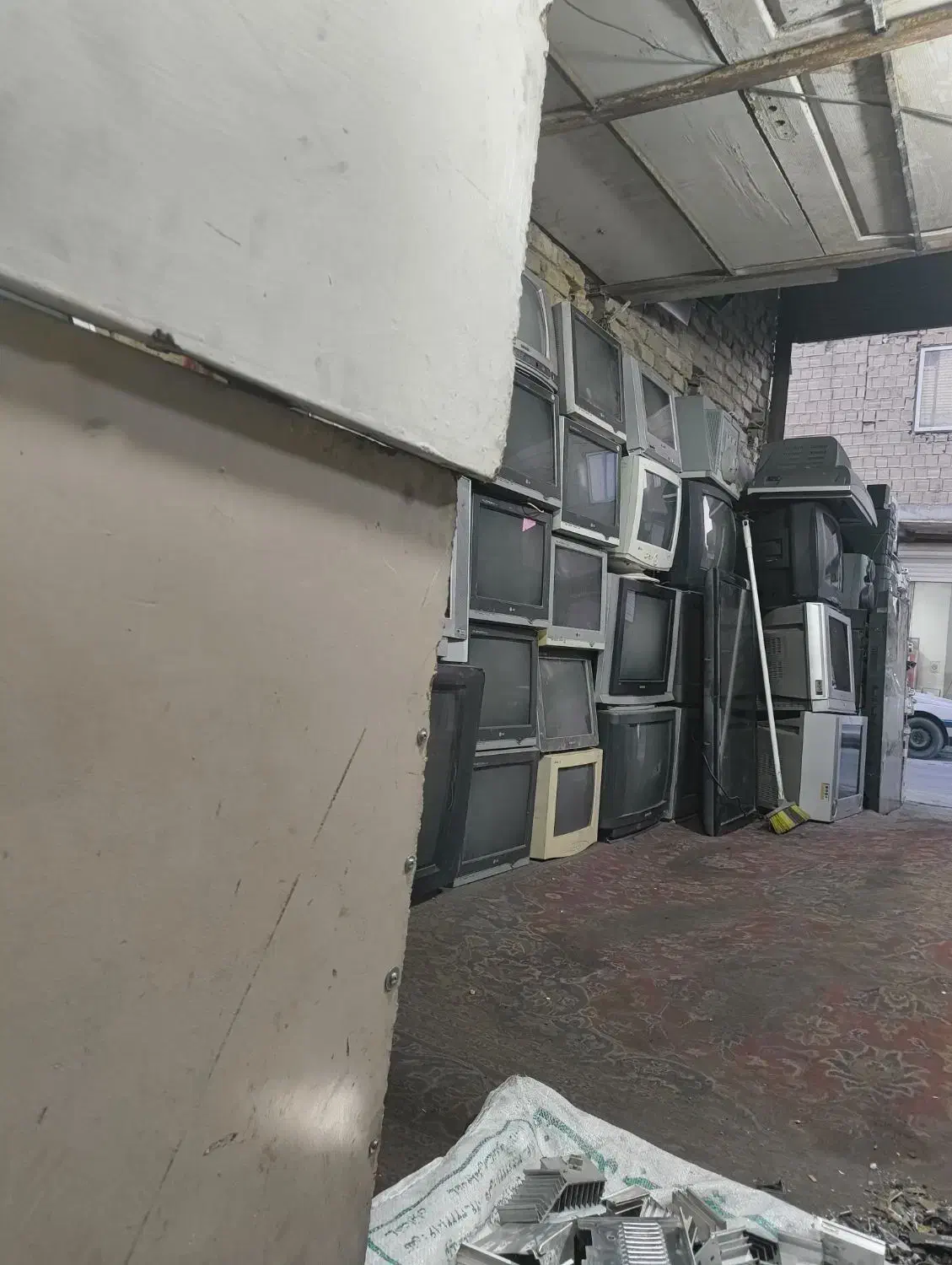 تلویزیون کیس مانیتور لبتاب خراب|تلویزیون و پروژکتور|رباطکریم, الارد|دیوار