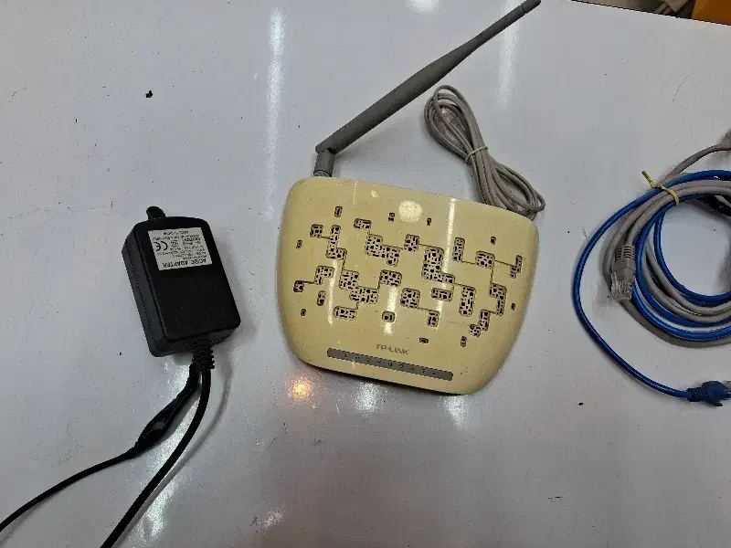 TP-LINK|مودم و تجهیزات شبکه|شیراز, شاهچراغ|دیوار