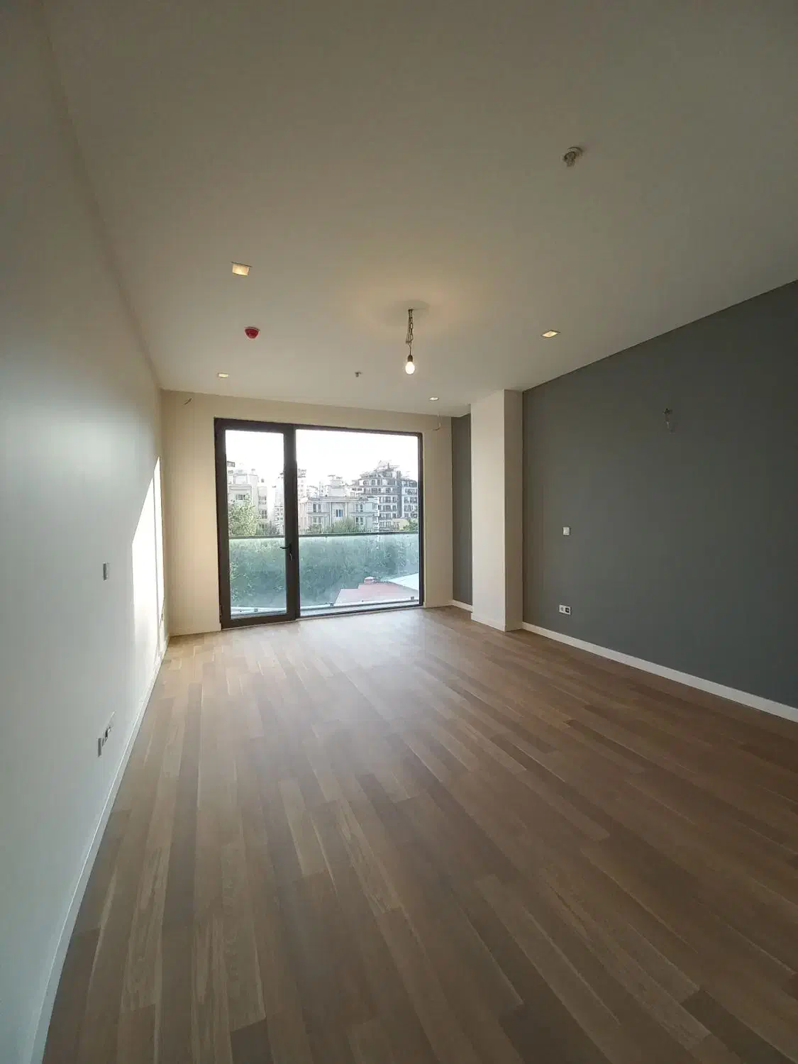 ۴۲۰متر مدرن کلید نخورده