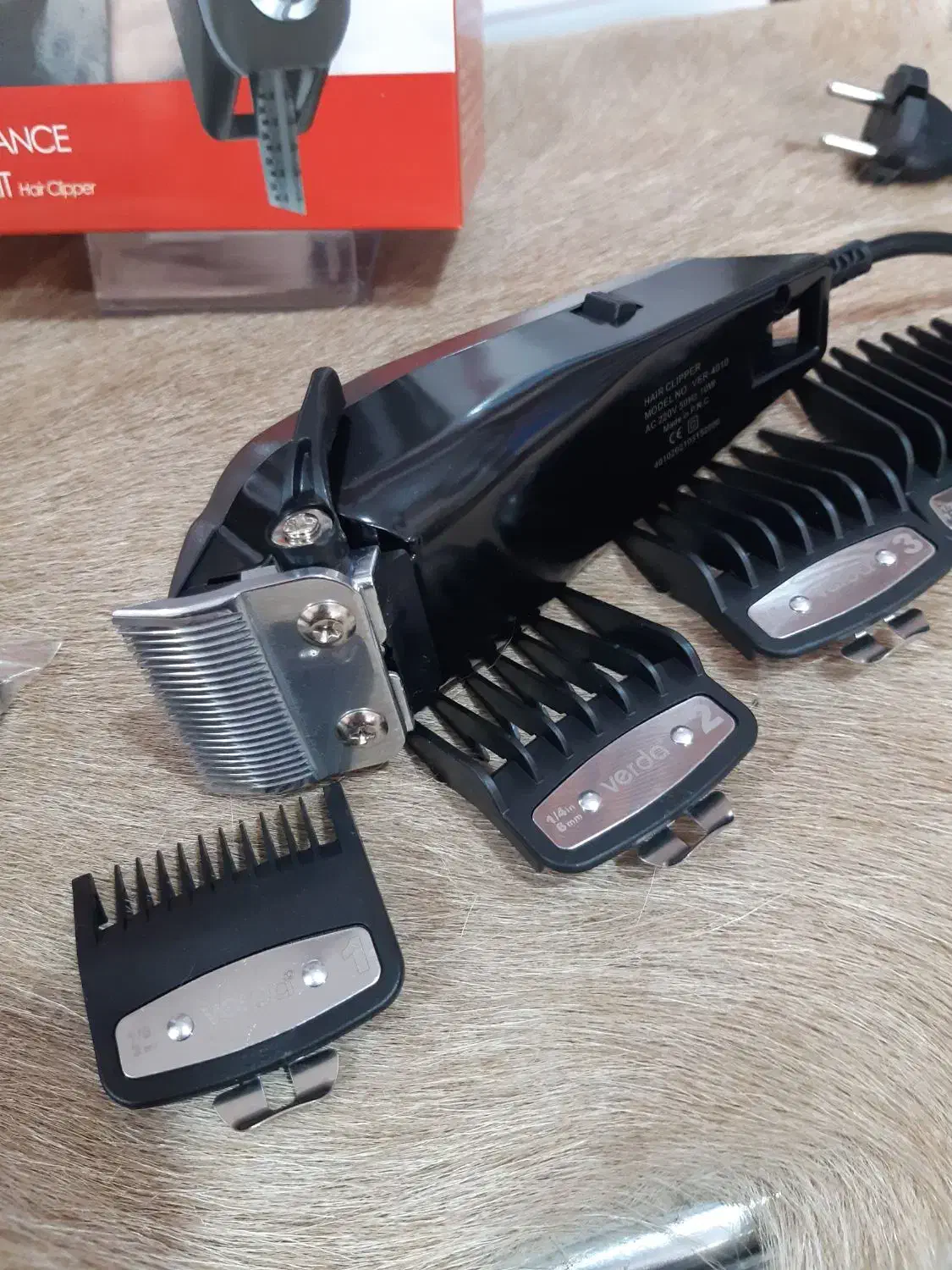 آنتیک ماشین ریش تراش اصلا استفاده نشده|کلکسیون اشیاء عتیقه|ساری, |دیوار