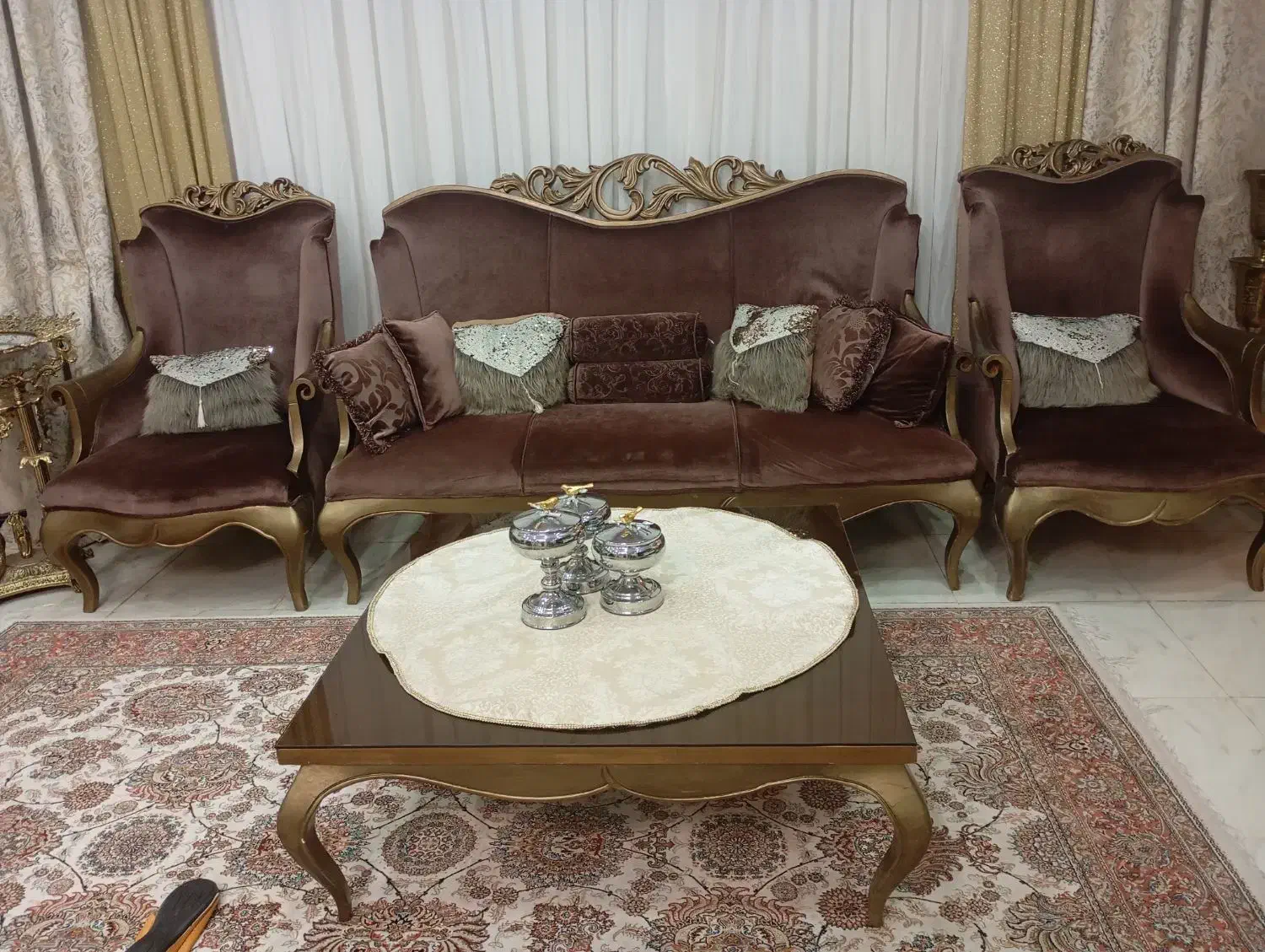 مبل نه نفره شزلون دار همراه میز ناهار خوری 6نفره|مبلمان خانگی و میز عسلی|کرمانشاه, |دیوار