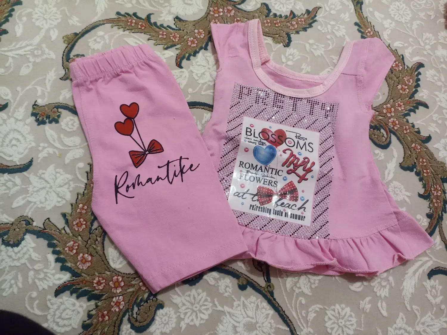 لباس های نوزادی|لباس|باوله, |دیوار