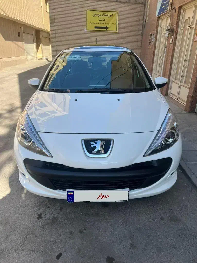 207 پانا دنده ای مدل 1402|خودرو سواری و وانت|اصفهان, باب الدشت|دیوار