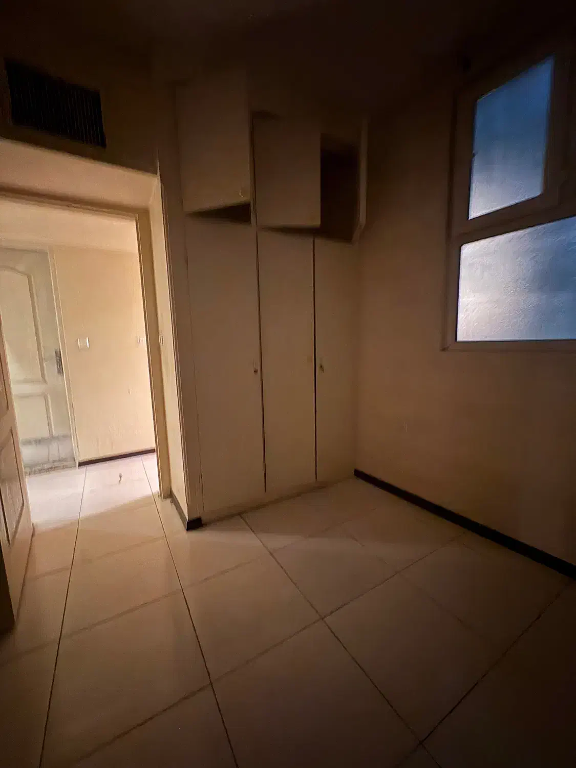 گلبرگ مسیل باختر کرمان ۸۰متر ط۲تکواحدی دوخواب