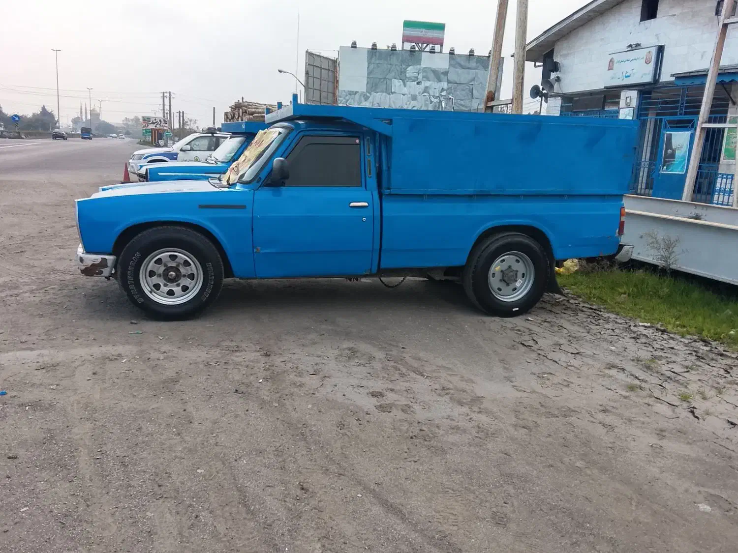 نیسان|خودرو سواری و وانت|چوبر, |دیوار