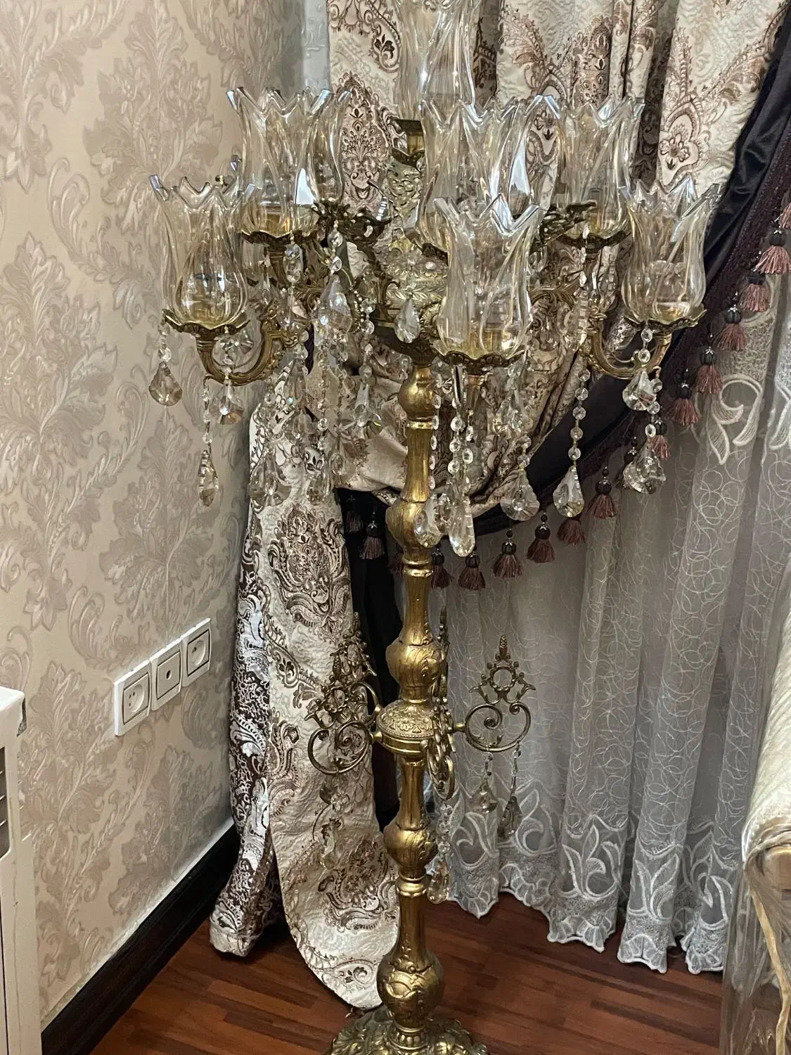 کنار سالنی برنز|لوستر و چراغ آویز|اسلام‌شهر, شهرک واوان|دیوار
