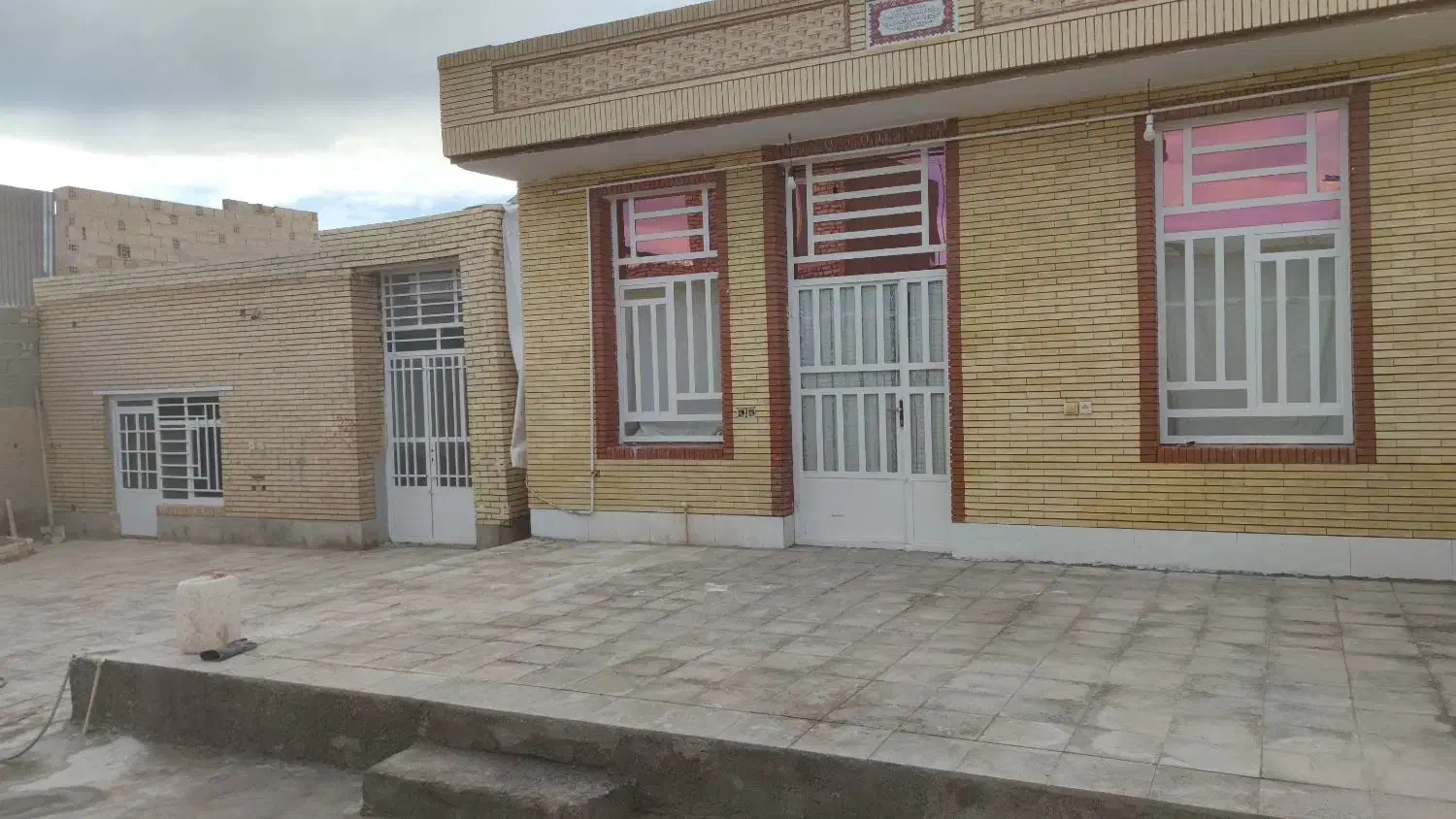 خانه صفاییه نوق قیمت یه ۲۰۷|فروش خانه و ویلا|فردوس (کرمان), |دیوار