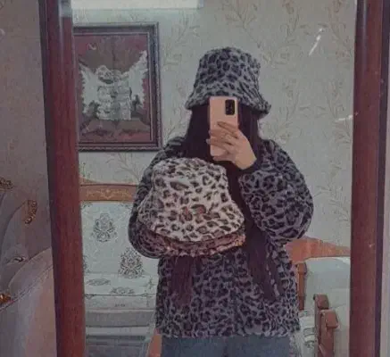 کلاه|لباس|نیشابور, محله میدان باغات|دیوار