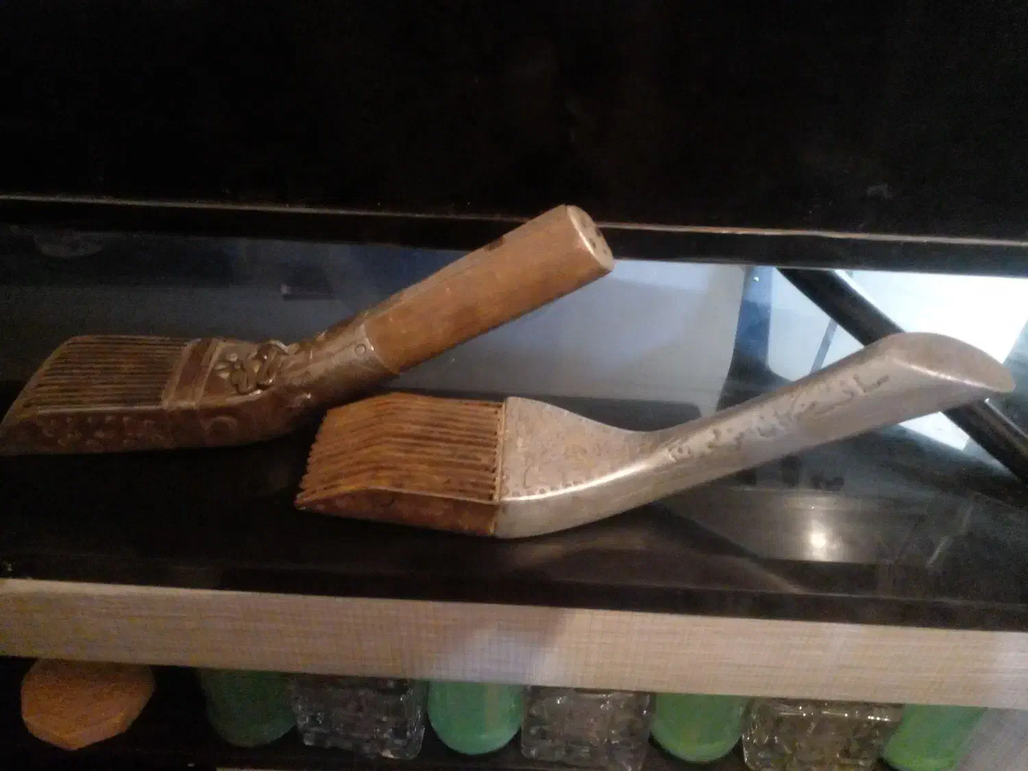 فرش باف عتیقه|کلکسیون اشیاء عتیقه|تربت‌حیدریه, داروپخش|دیوار