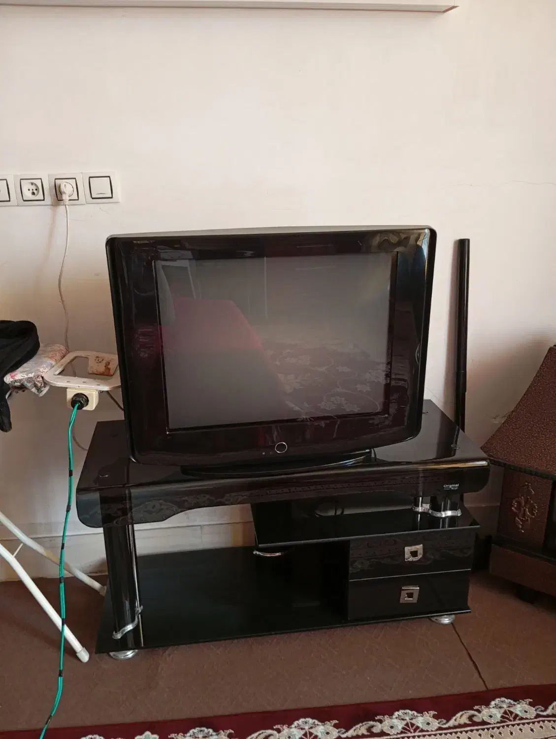 تلویزیون با میز|تلویزیون و پروژکتور|بیرجند, |دیوار