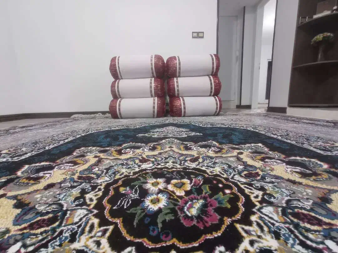 بالشت سنتی|رختخواب، بالش، پتو|شیراز, کوشک میدان|دیوار