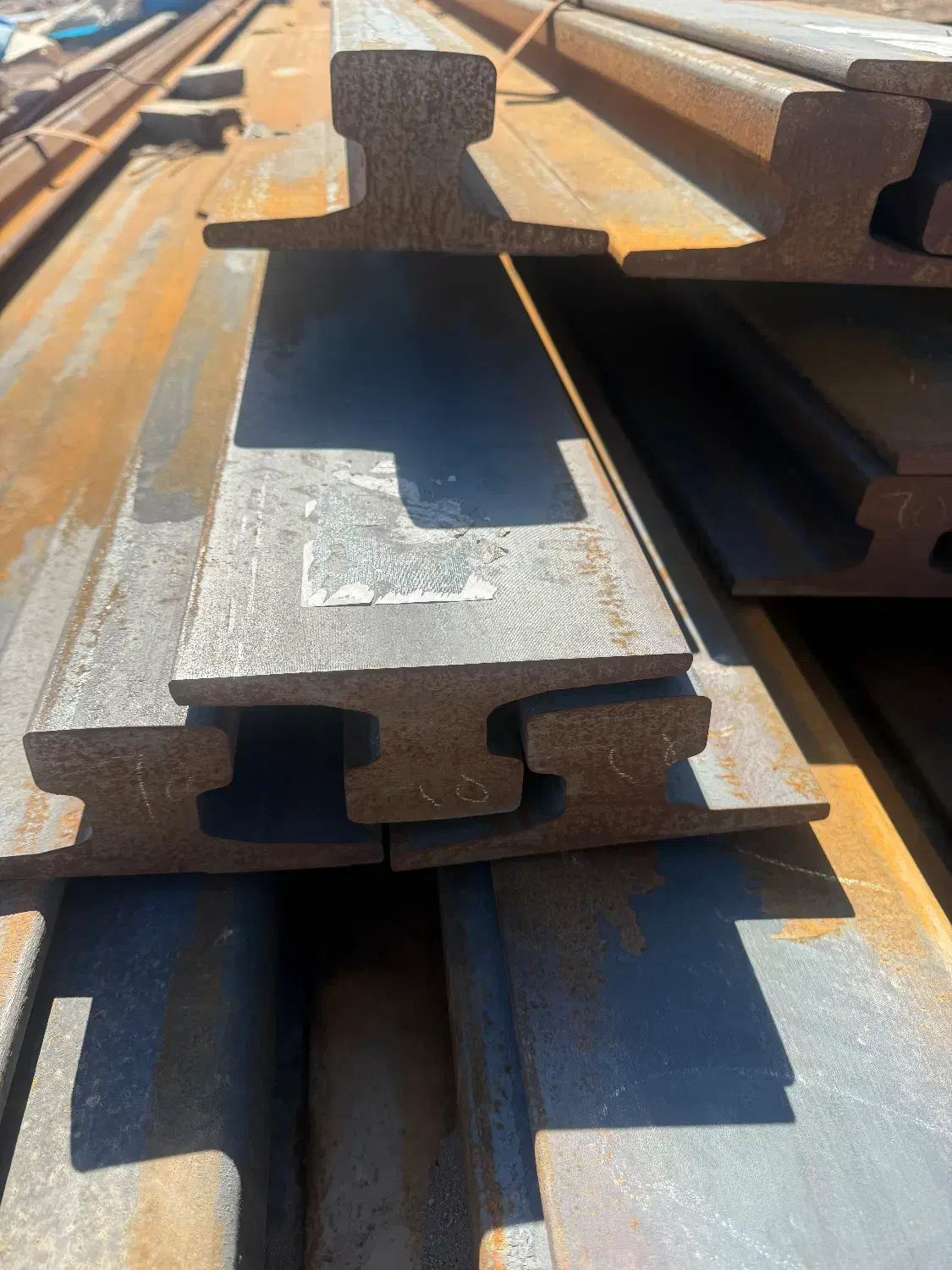 مشاوره تامین کننده ریل فولادی تاورکرین سرند سنگشکن|خدمات پیشه و مهارت|شیراز, سرو|دیوار