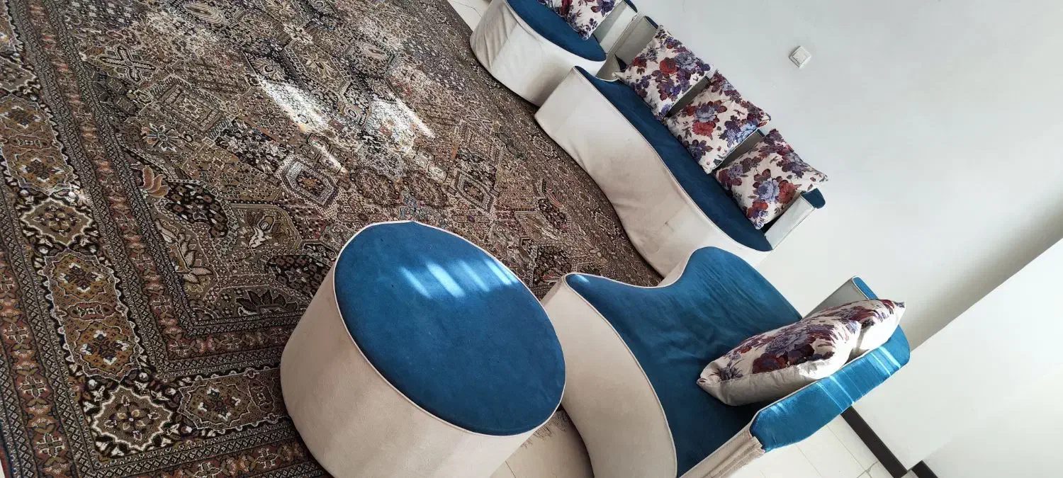 مبل ۵ نفره|مبلمان خانگی و میز عسلی|فولادشهر, مسکن مهر فولادشهر|دیوار