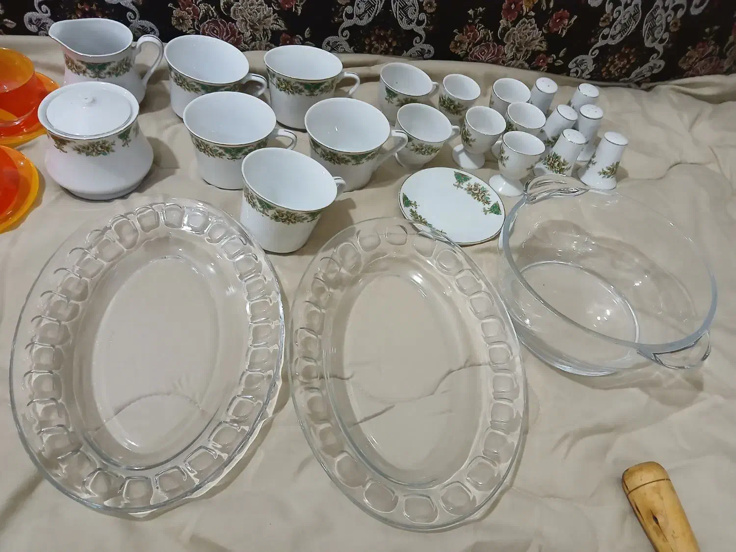 ظروف چینی قدیمی ژاپنی|کلکسیون اشیاء عتیقه|اهواز, کوی طلاب|دیوار