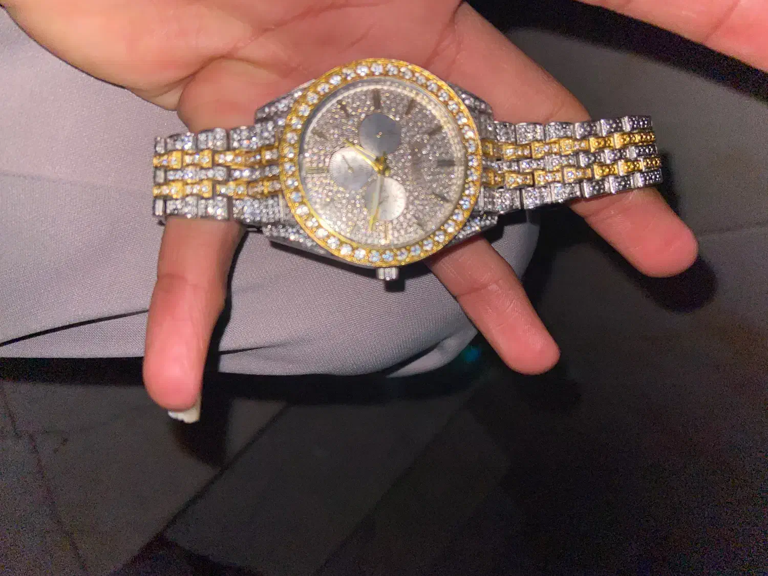 ساعت نکین دار|ساعت|قم, نیروگاه|دیوار