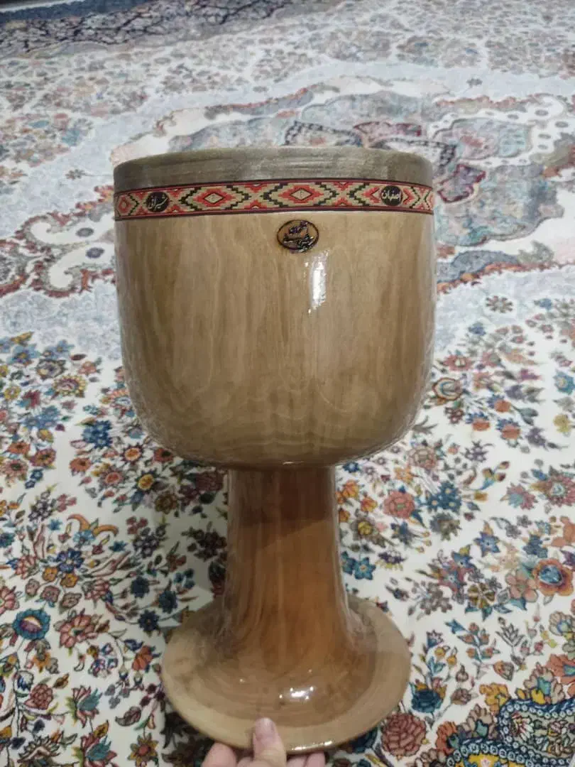 تنب ساخت شیرانی اصفهان. چوب یک تیکه گردو. پوست بز.|سازهای سنتی|رشت, شهرک صبا|دیوار