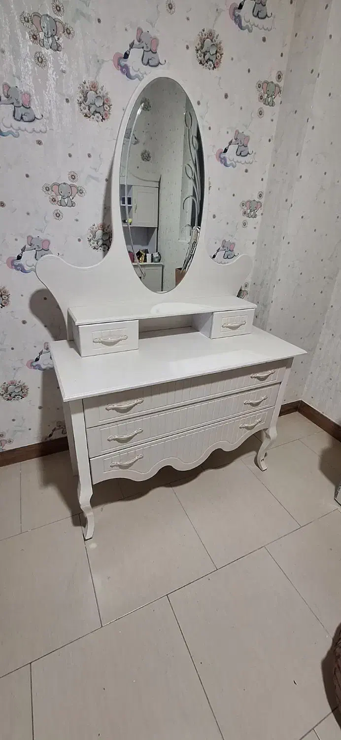 میز آرایش سالم|تخت و سرویس خواب|ری, فیروزآبادی|دیوار