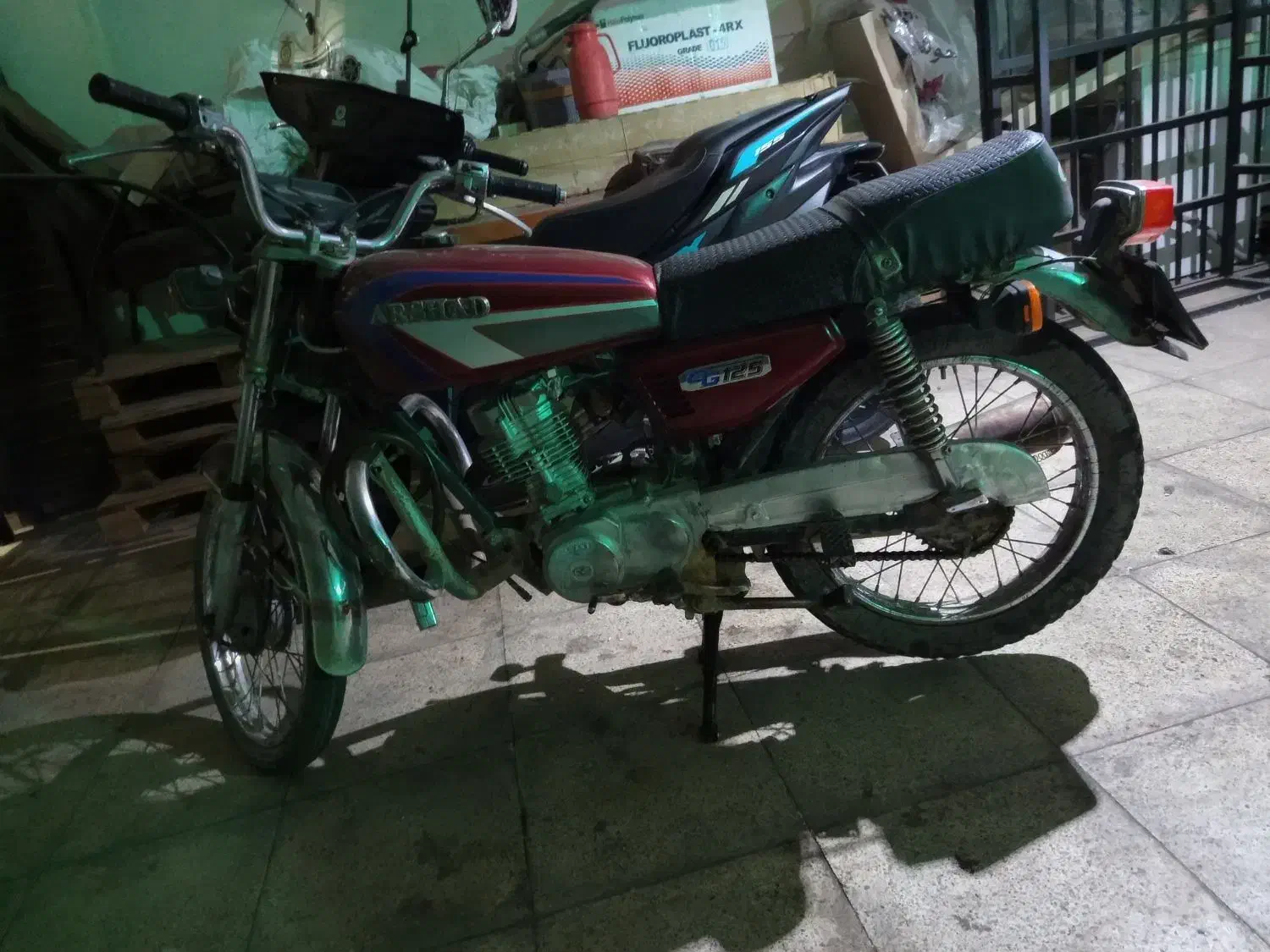 هندا 125 مدل 83 پلاک قدیم مدارک دار|موتورسیکلت|تهران, جوادیه تهرانپارس|دیوار