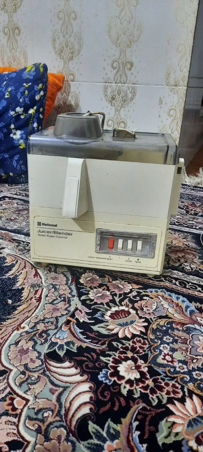 اب میوه گیری . مخلوط کن . آسیاب کن .|آبمیوه‌گیر و آب‌مرکبات‌گیر|اهواز, شریعتی جنوبی|دیوار
